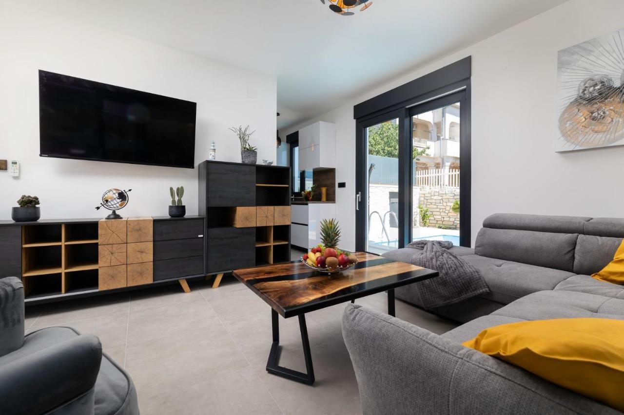 Luxury Villa Adria Apartments Krk Town Bagian luar foto