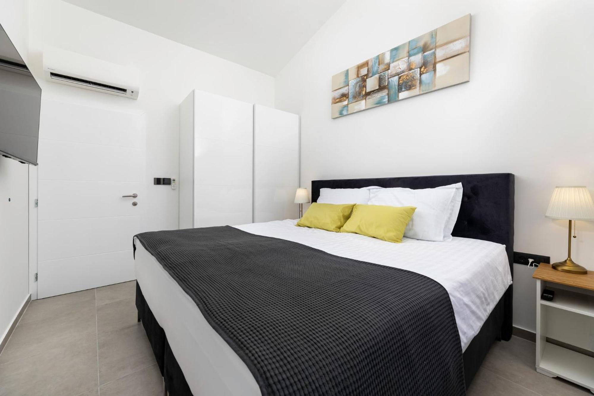 Luxury Villa Adria Apartments Krk Town Bagian luar foto