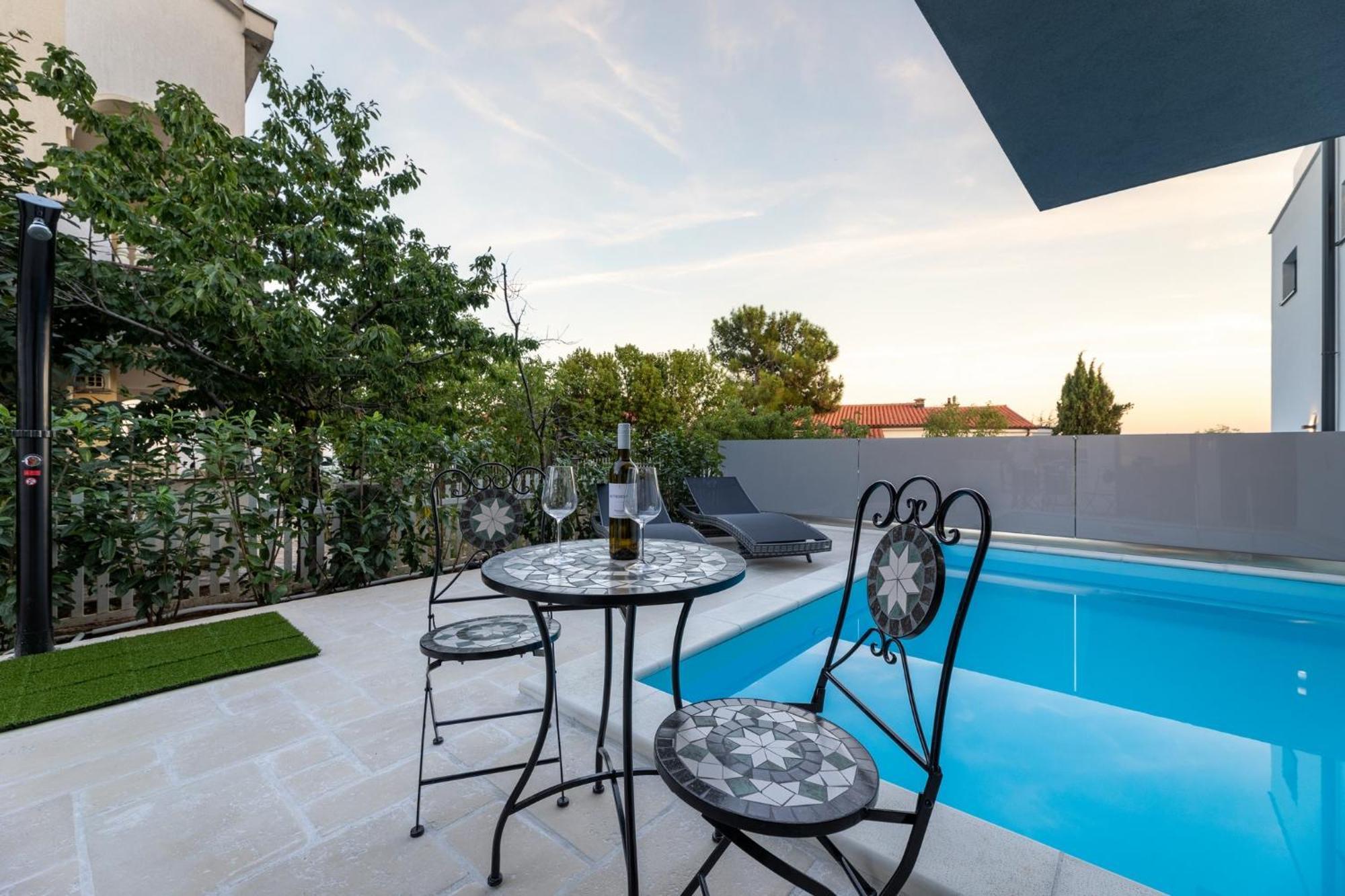 Luxury Villa Adria Apartments Krk Town Bagian luar foto
